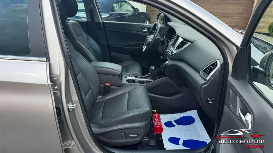 HYUNDAI Tucson -
