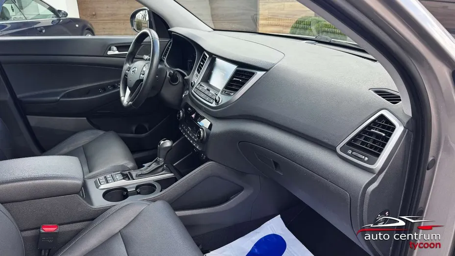 HYUNDAI Tucson -