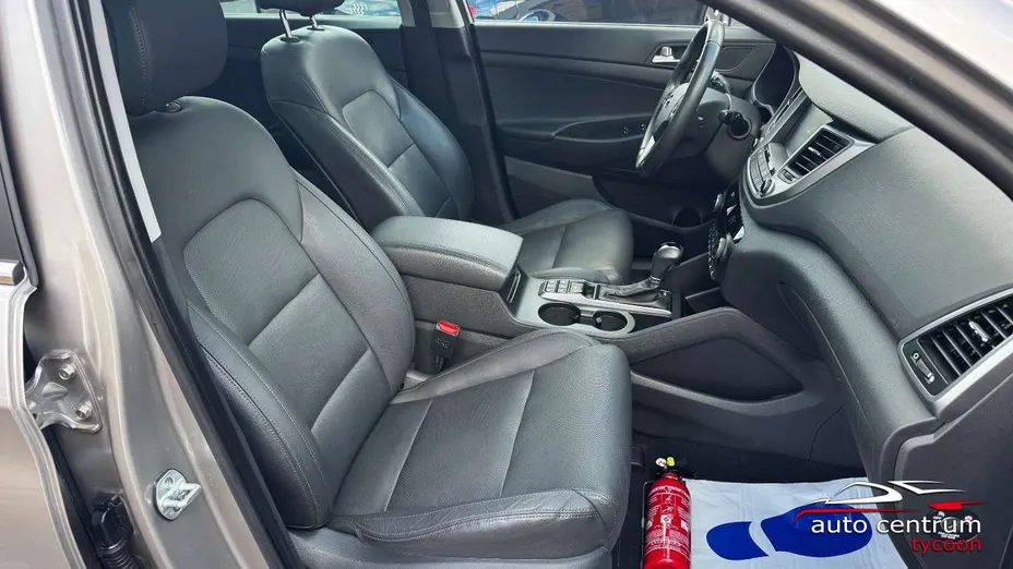 HYUNDAI Tucson -
