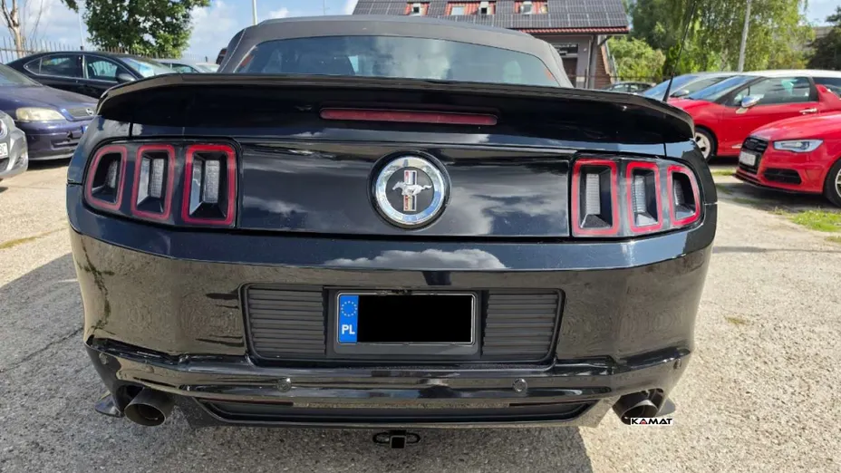 FORD Mustang -