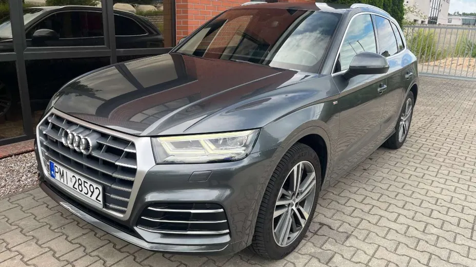 AUDI Q5 -