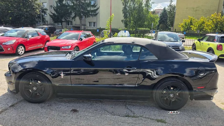 FORD Mustang -