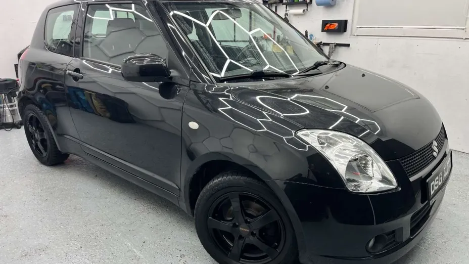 SUZUKI Swift -
