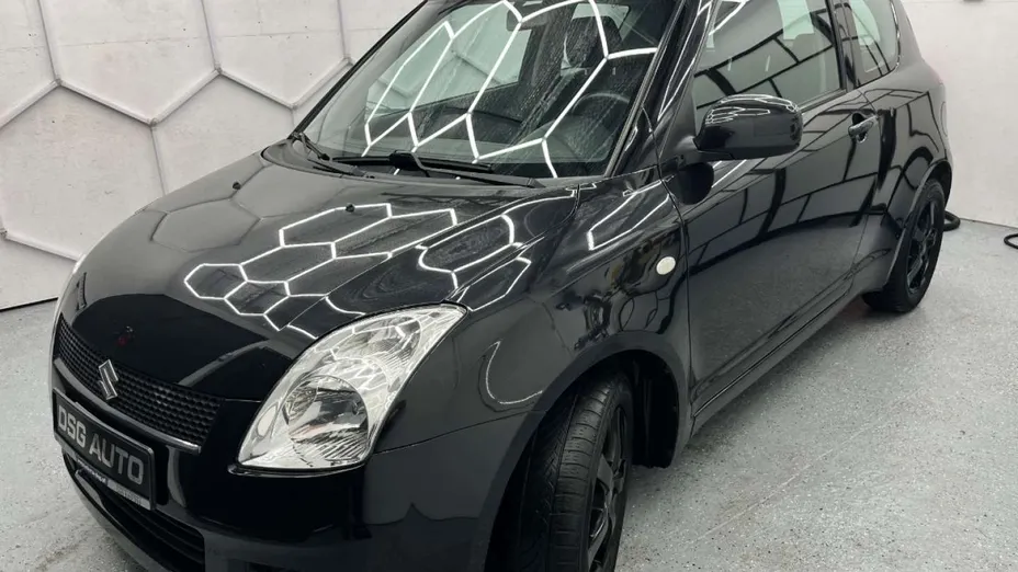 SUZUKI Swift -