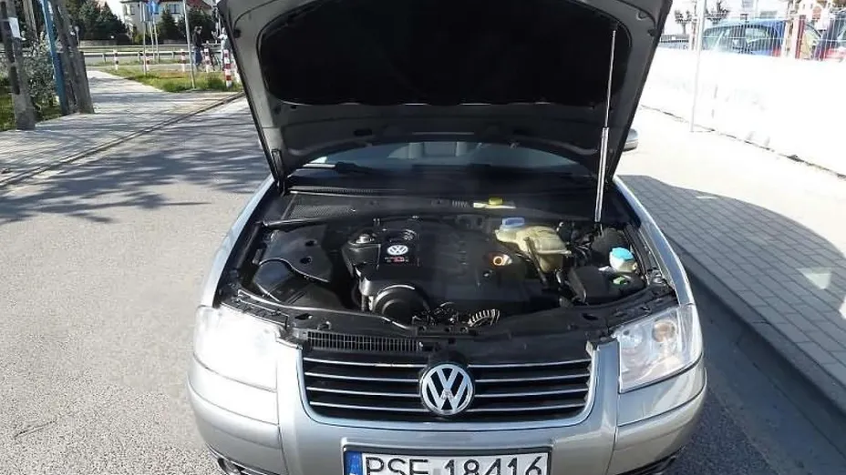 VOLKSWAGEN Passat -