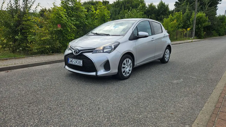 TOYOTA Yaris -