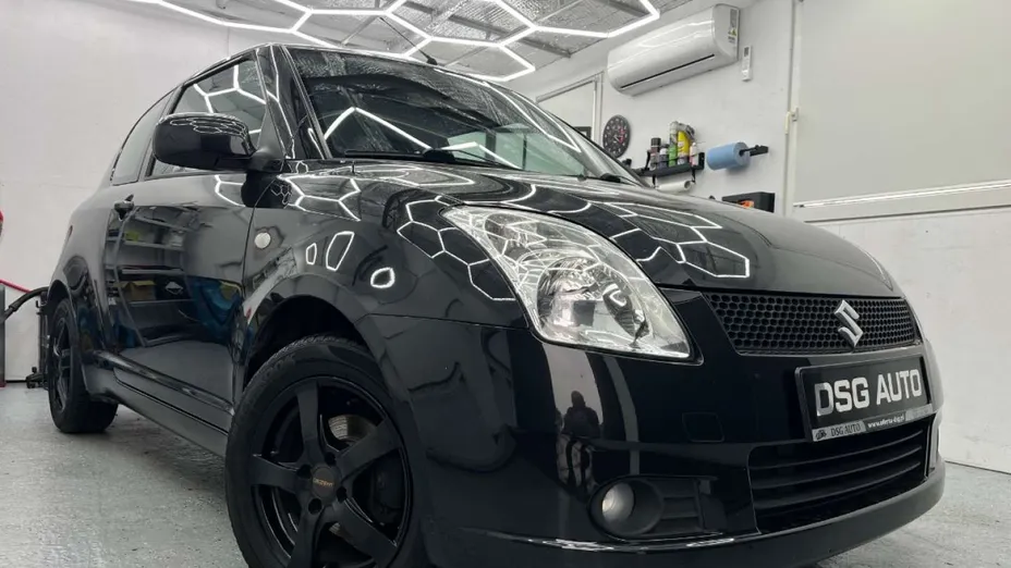 SUZUKI Swift -