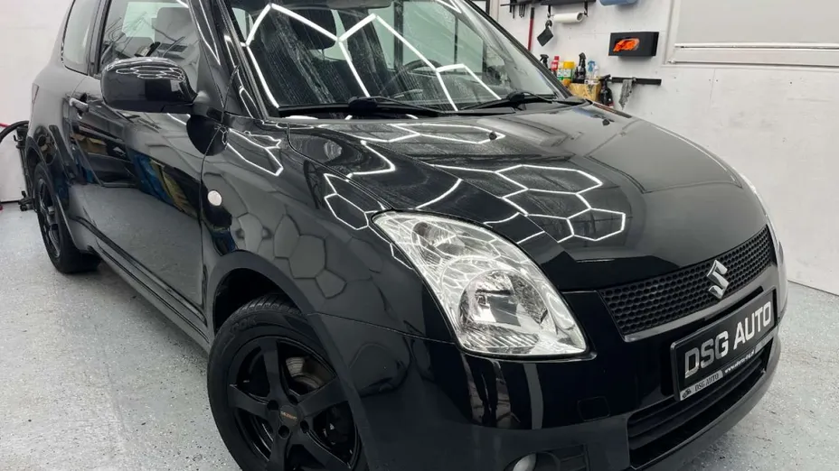 SUZUKI Swift -