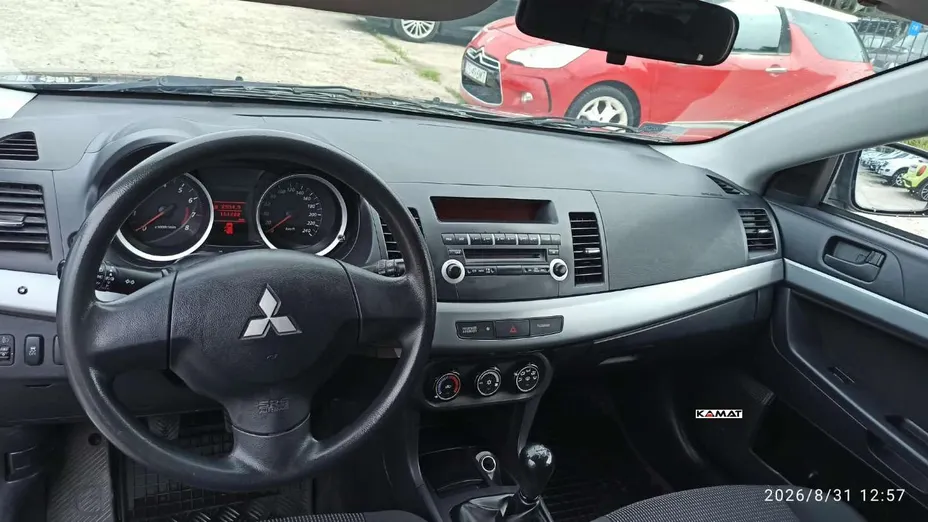 MITSUBISHI Lancer -