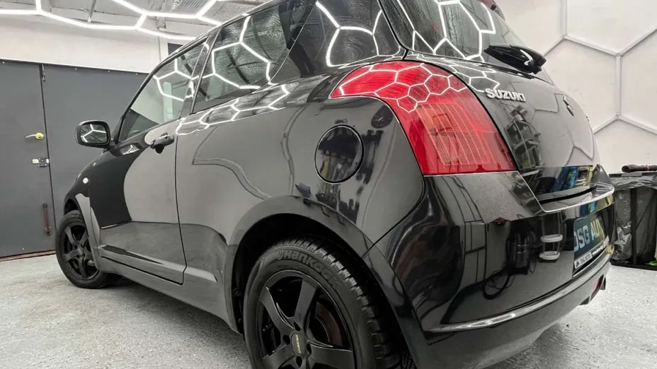 SUZUKI Swift -