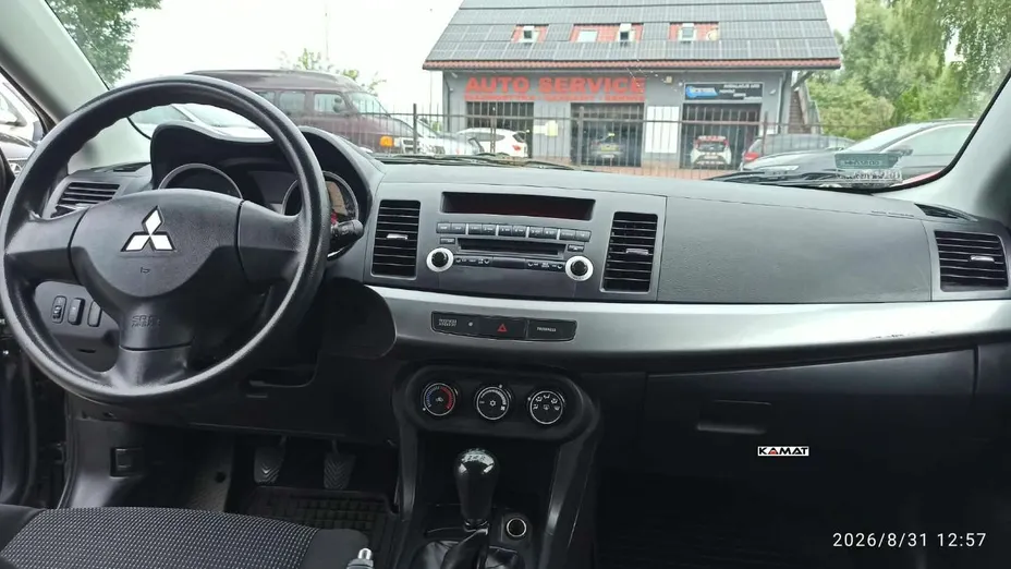 MITSUBISHI Lancer -