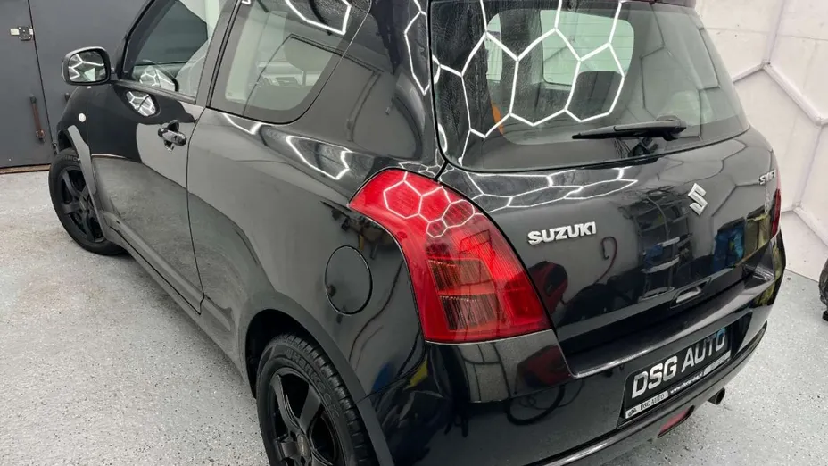SUZUKI Swift -