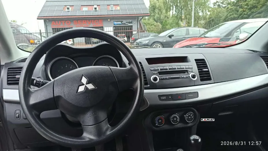 MITSUBISHI Lancer -