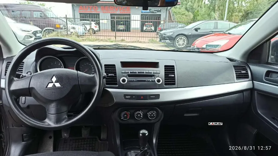 MITSUBISHI Lancer -