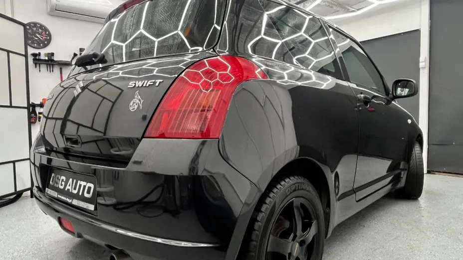SUZUKI Swift -