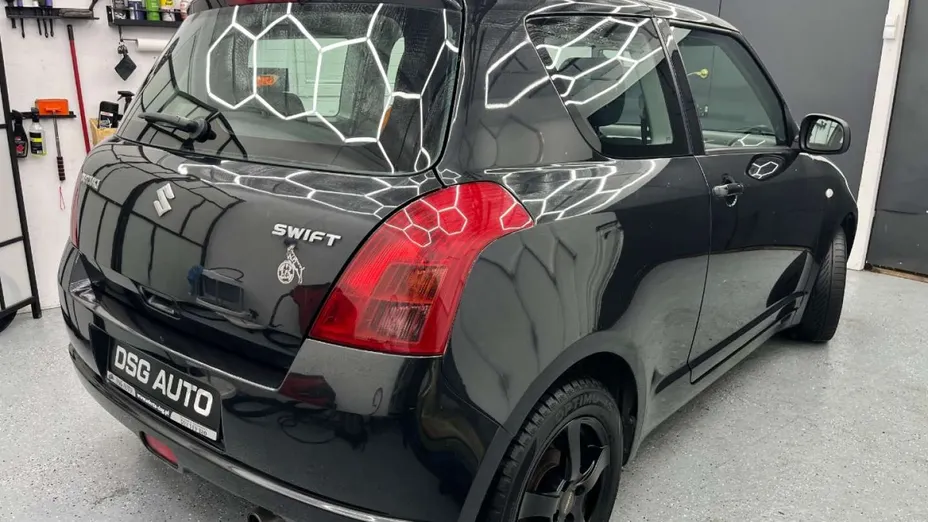 SUZUKI Swift -