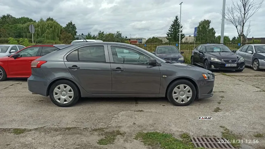MITSUBISHI Lancer -
