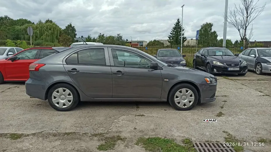 MITSUBISHI Lancer -