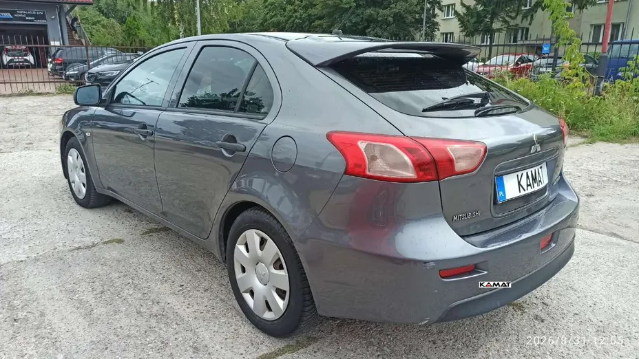 MITSUBISHI Lancer -
