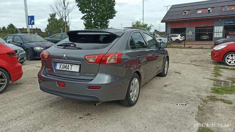 MITSUBISHI Lancer -