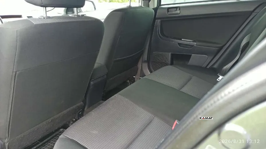 MITSUBISHI Lancer -