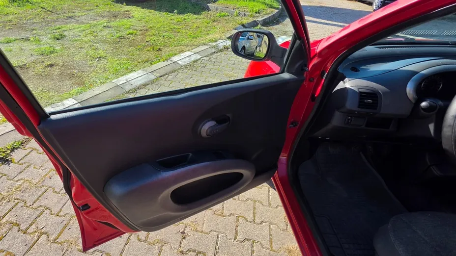 NISSAN Micra -