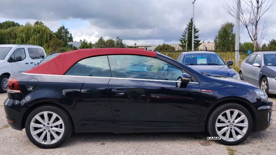 VOLKSWAGEN Golf -