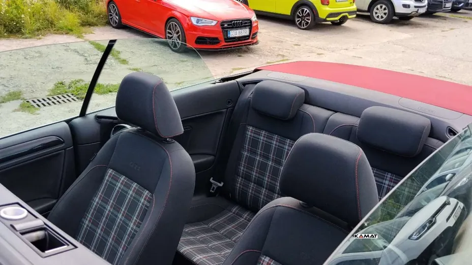 VOLKSWAGEN Golf -