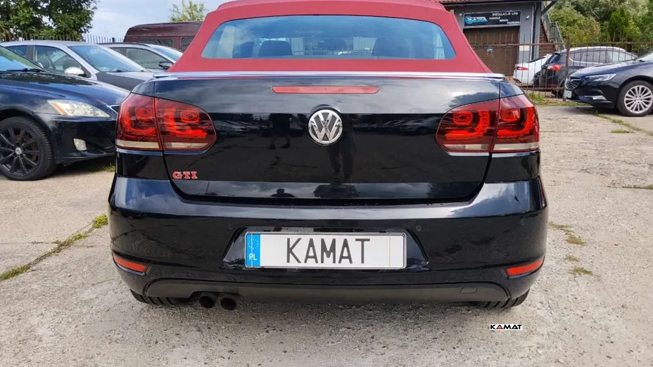 VOLKSWAGEN Golf -