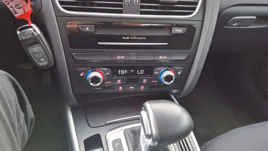 AUDI A4 -