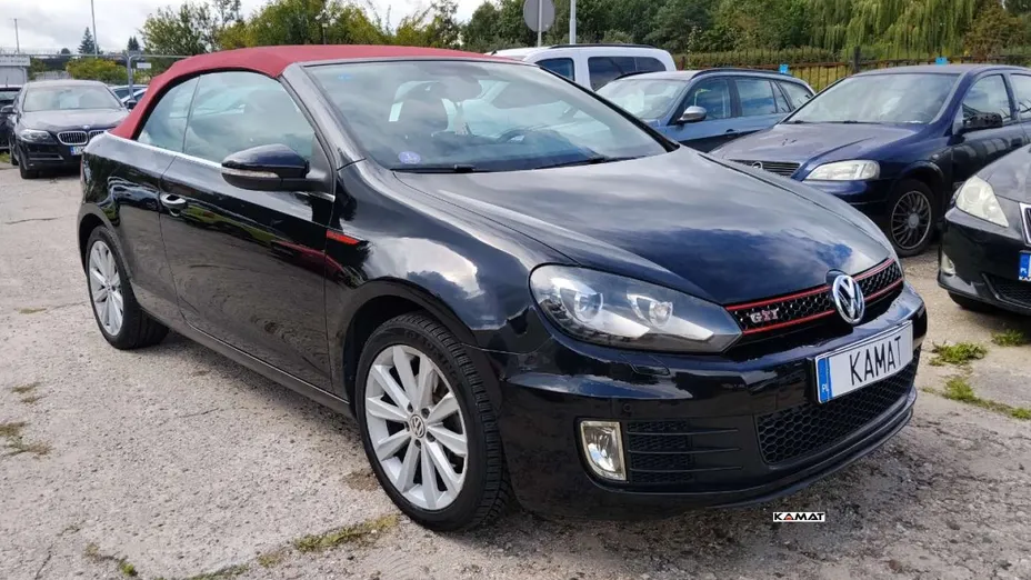 VOLKSWAGEN Golf -