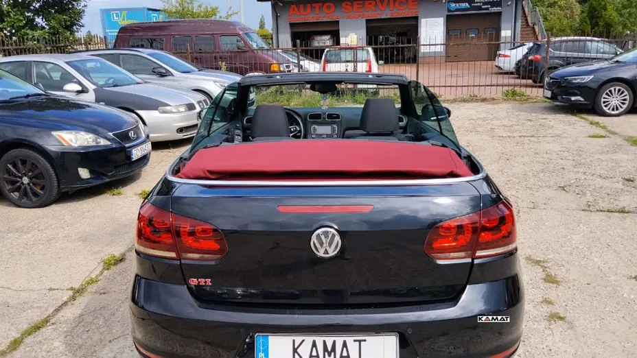 VOLKSWAGEN Golf -