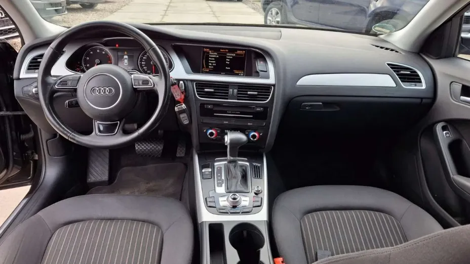 AUDI A4 -