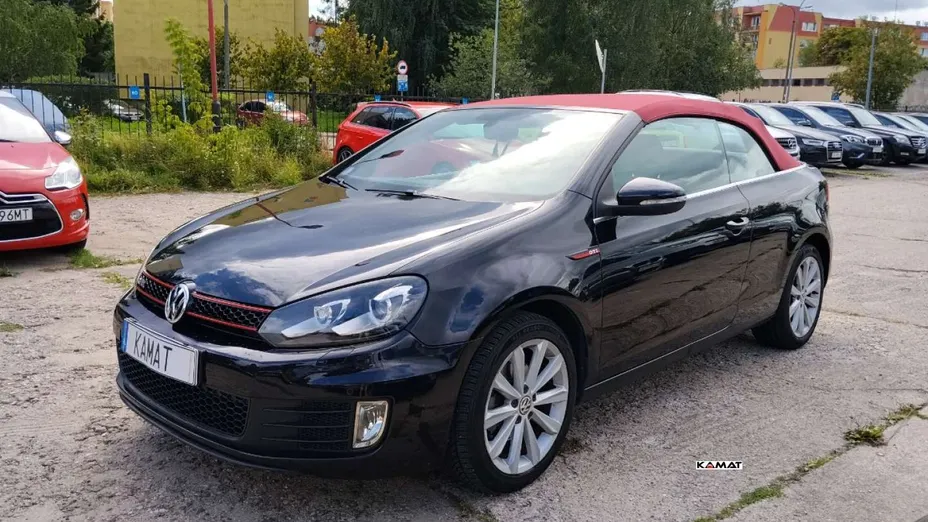 VOLKSWAGEN Golf -