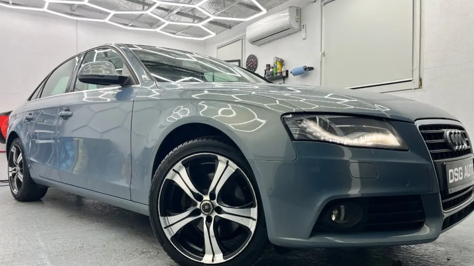 AUDI A4 -