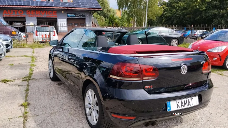 VOLKSWAGEN Golf -