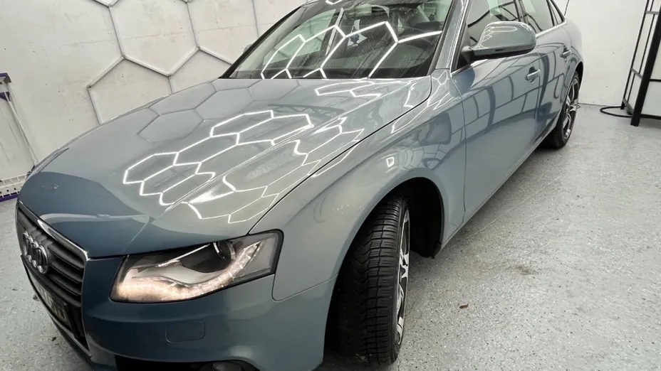 AUDI A4 -