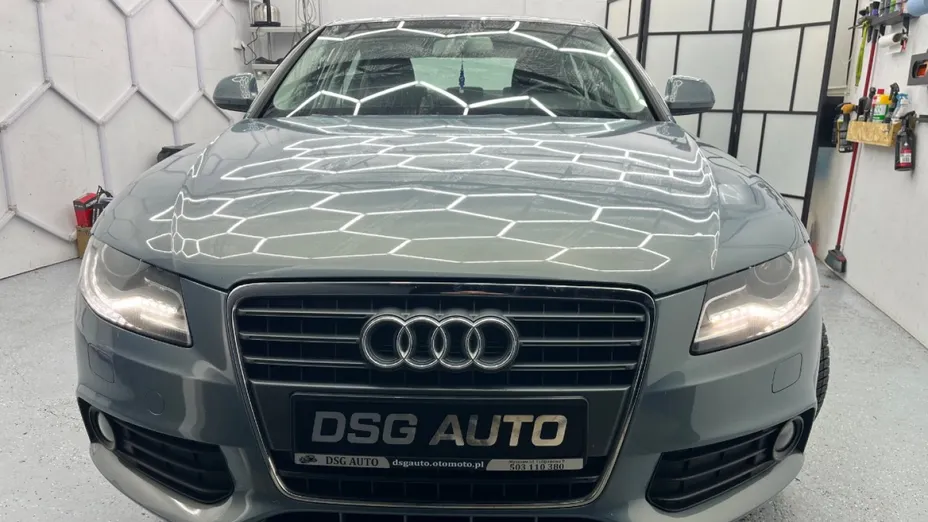 AUDI A4 -