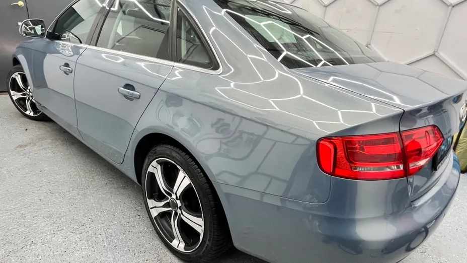 AUDI A4 -