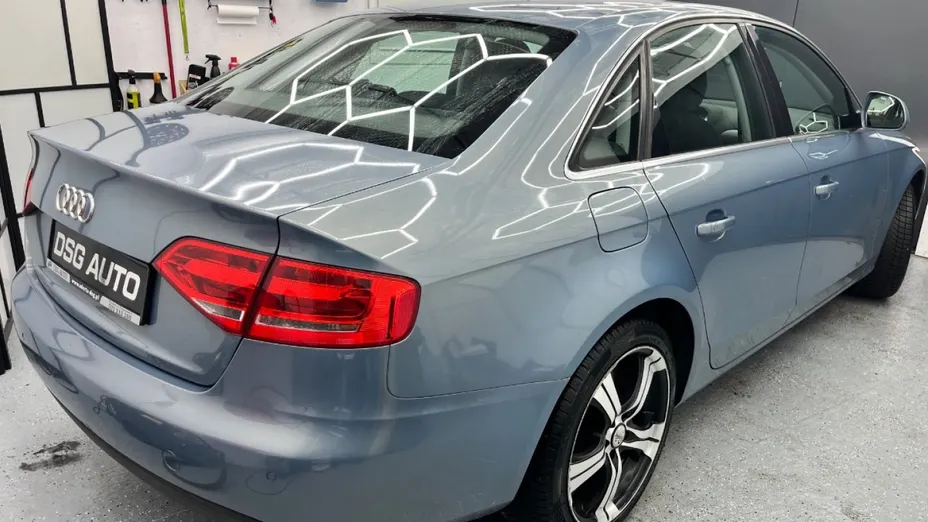 AUDI A4 -