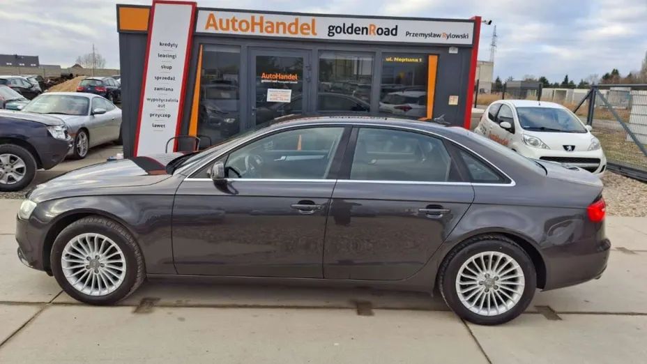 AUDI A4 -