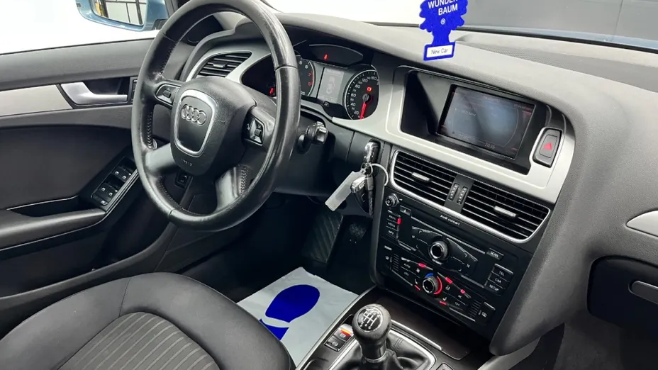AUDI A4 -