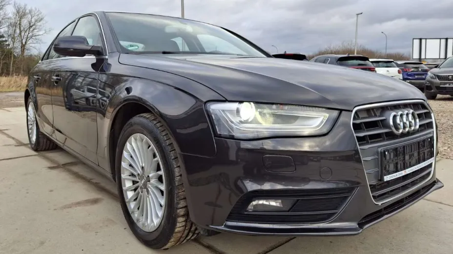 AUDI A4 -