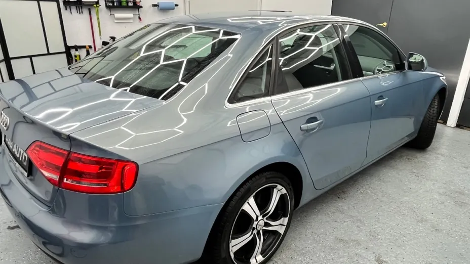 AUDI A4 -