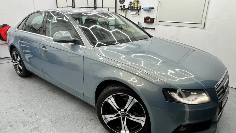 AUDI A4 -