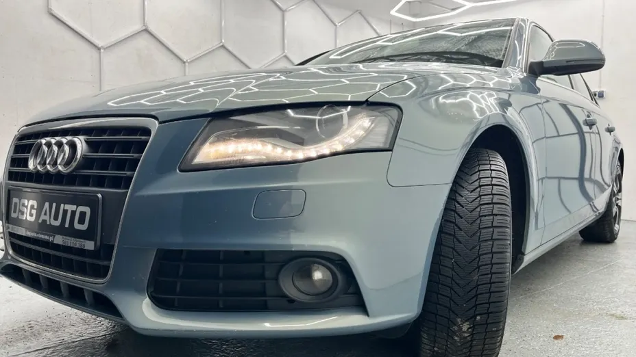 AUDI A4 -