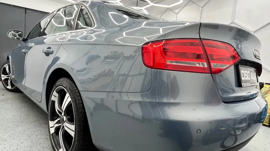 AUDI A4 -