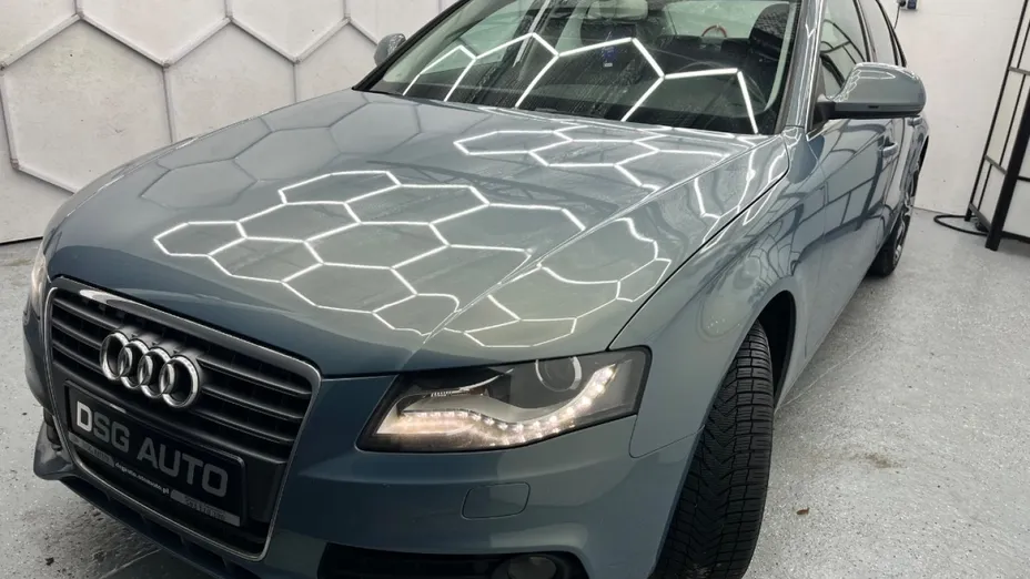 AUDI A4 -