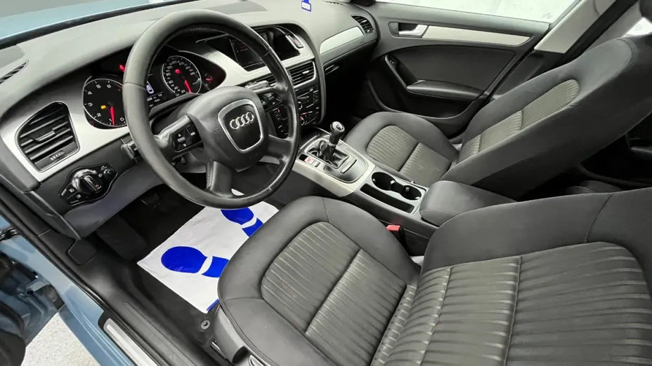 AUDI A4 -