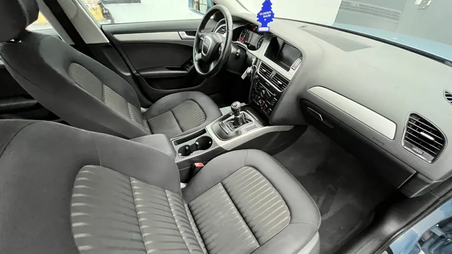 AUDI A4 -
